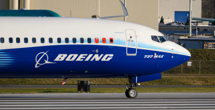 波音 737 MAX 飞机，FAA 审查飞行管理系统 VNAV 软件故障问题